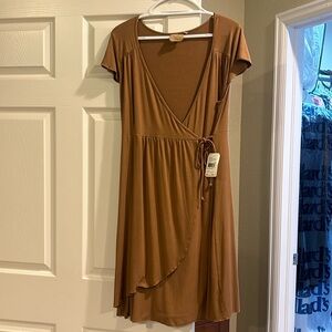 NWT-ME Mary Ellen cafe wrap dress, XL Color -Haystack (I say suede tone)